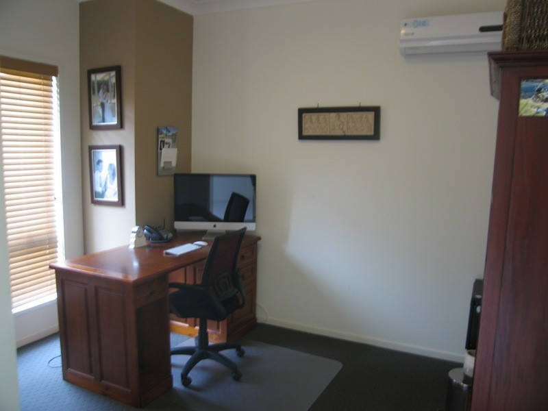 10 Mahogany Place, Molendinar QLD 4214