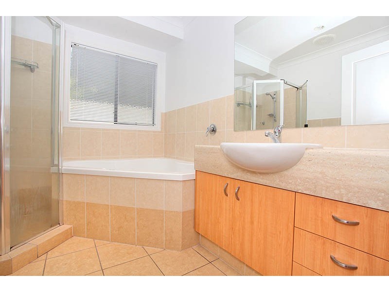 15 Highcrest Circuit, Molendinar QLD 4214