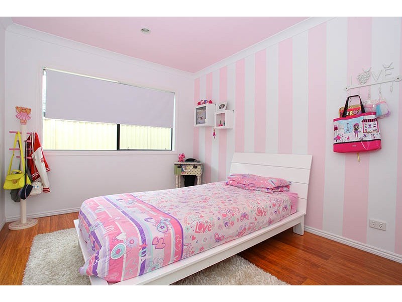 15 Highcrest Circuit, Molendinar QLD 4214