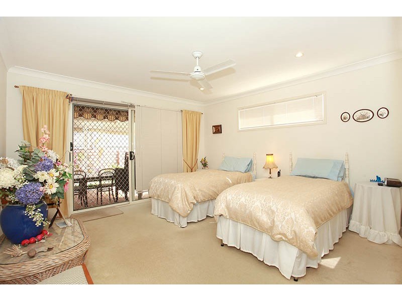 73 Crestwood Drive, Molendinar QLD 4214