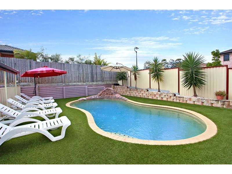 1 Wattlebrush Grove, Molendinar QLD 4214