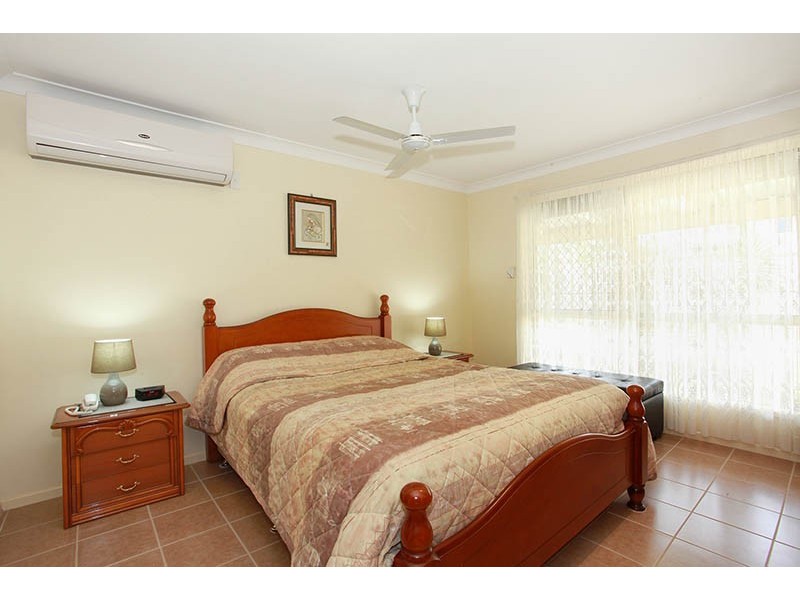 1 Wattlebrush Grove, Molendinar QLD 4214
