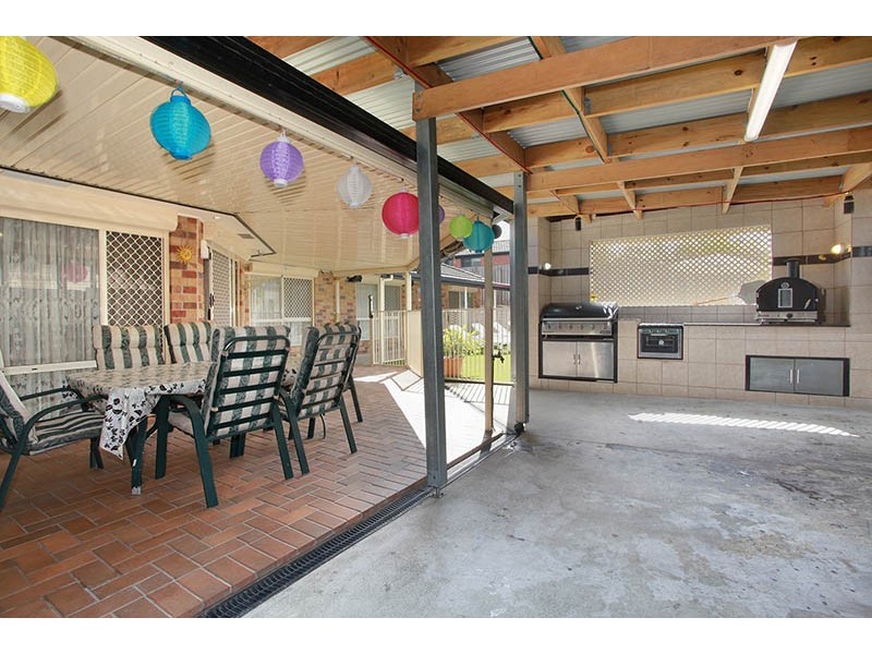 1 Wattlebrush Grove, Molendinar QLD 4214