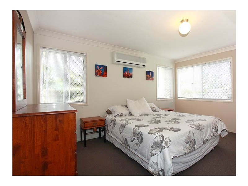 122 Crestwood Drive, Molendinar QLD 4214