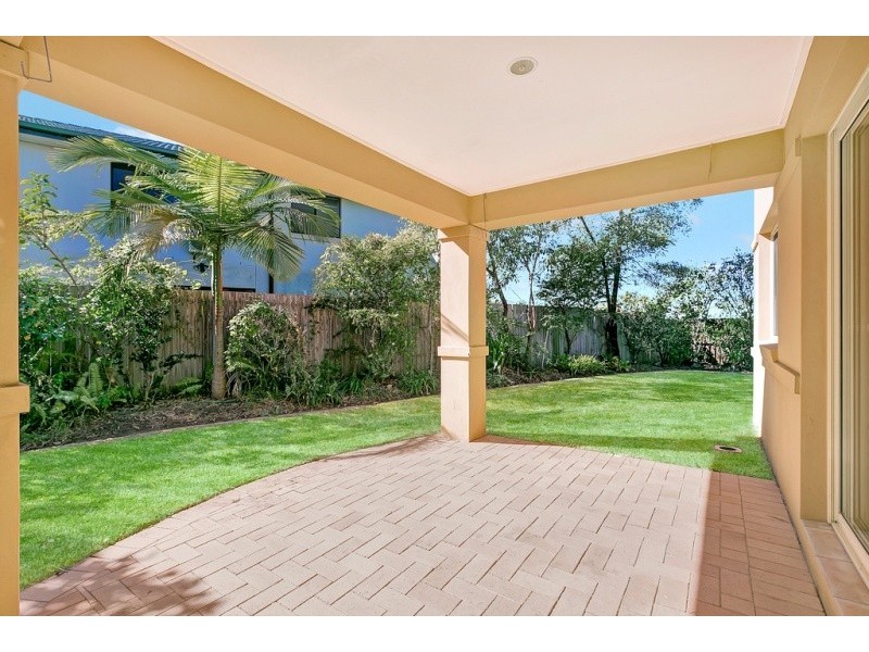 18 Oakridge Place, Molendinar QLD 4214