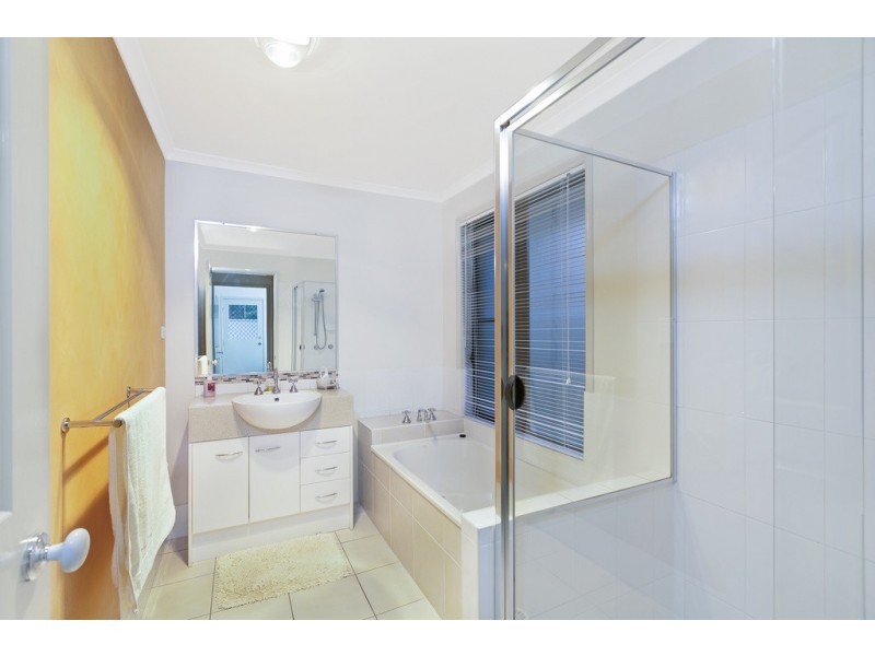 7 Banbrook Court, Molendinar QLD 4214