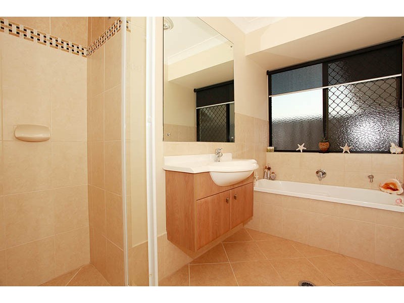 58 Crestwood Drive, Molendinar QLD 4214