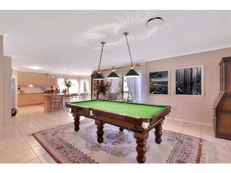14 Banbrook Court, Molendinar QLD 4214