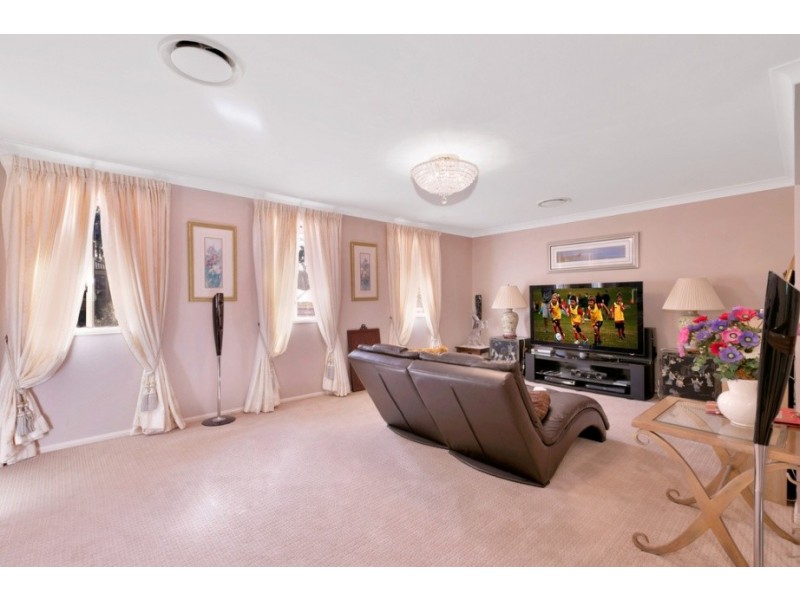 14 Banbrook Court, Molendinar QLD 4214