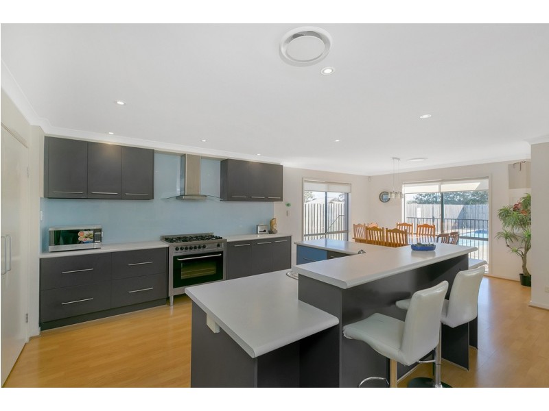 4 Viewridge Way, Molendinar QLD 4214