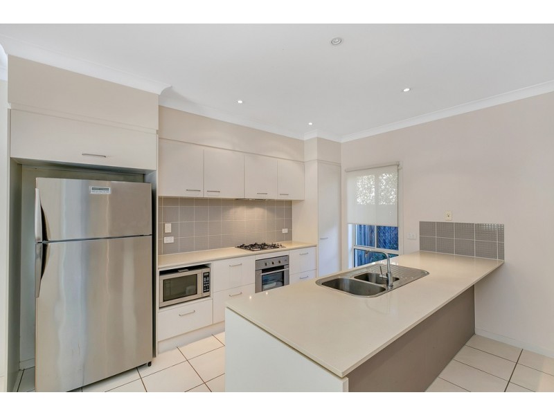 28 Lockwood Place, Molendinar QLD 4214