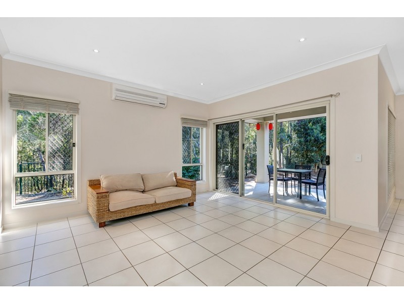 28 Lockwood Place, Molendinar QLD 4214