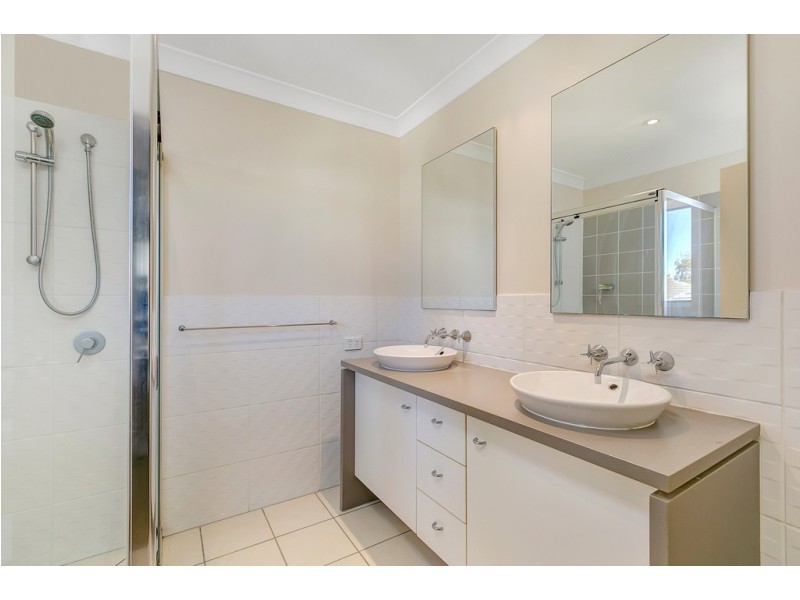 28 Lockwood Place, Molendinar QLD 4214