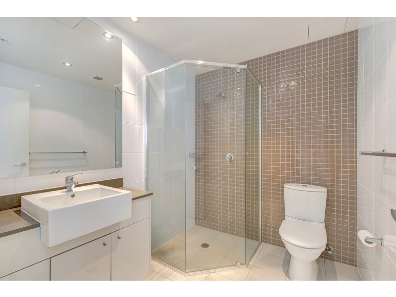 2301/4 Como Crescent, Southport QLD 4215