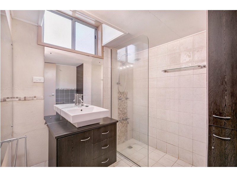 1/20 Genoa Street, Surfers Paradise QLD 4217