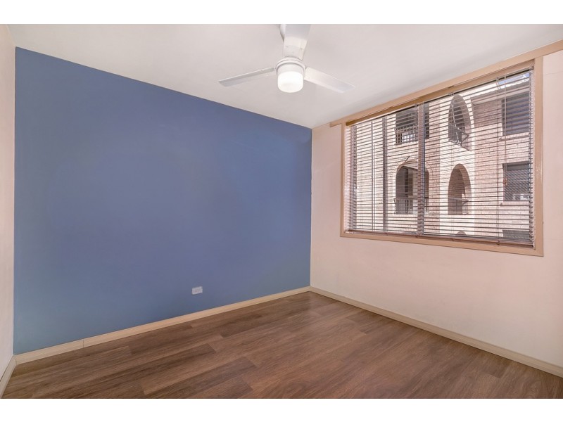 1/20 Genoa Street, Surfers Paradise QLD 4217