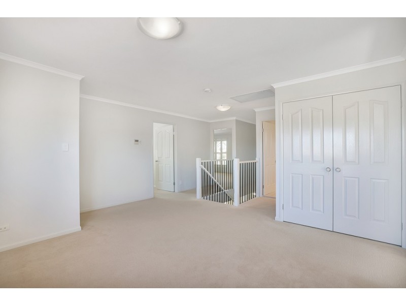 5 Leopard Tree Place, Molendinar QLD 4214