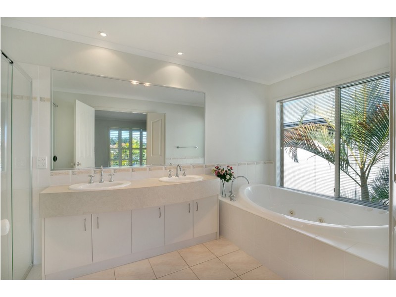 5 Leopard Tree Place, Molendinar QLD 4214