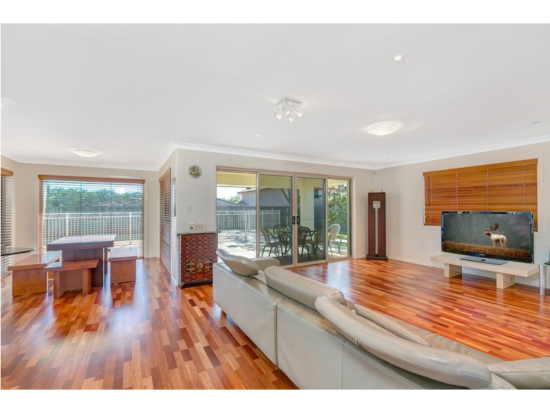 9 Sugargum Court, Molendinar QLD 4214
