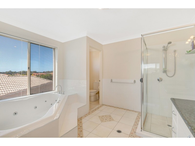 9 Sugargum Court, Molendinar QLD 4214