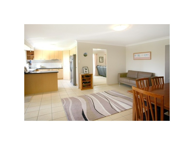 95 Highcrest Cct, Molendinar QLD 4214