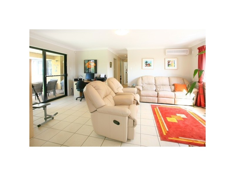 95 Highcrest Cct, Molendinar QLD 4214