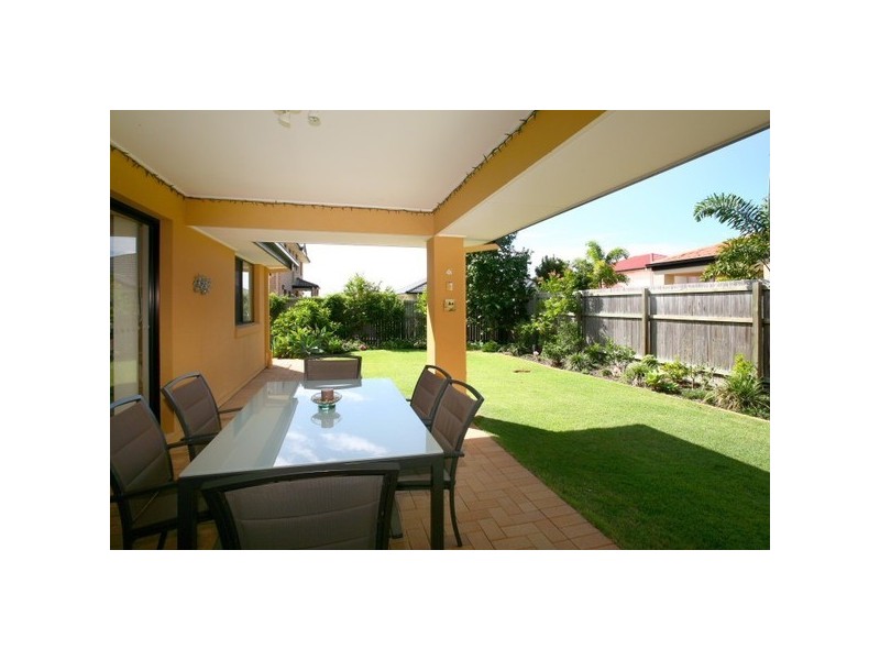 95 Highcrest Cct, Molendinar QLD 4214