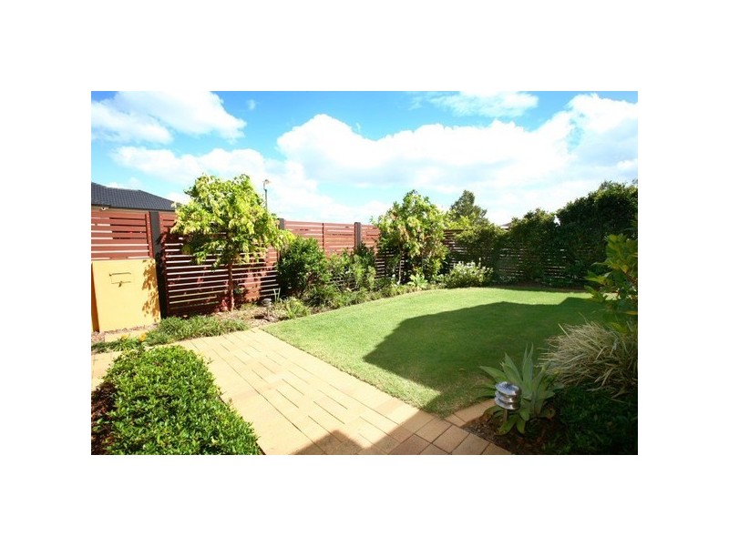 95 Highcrest Cct, Molendinar QLD 4214