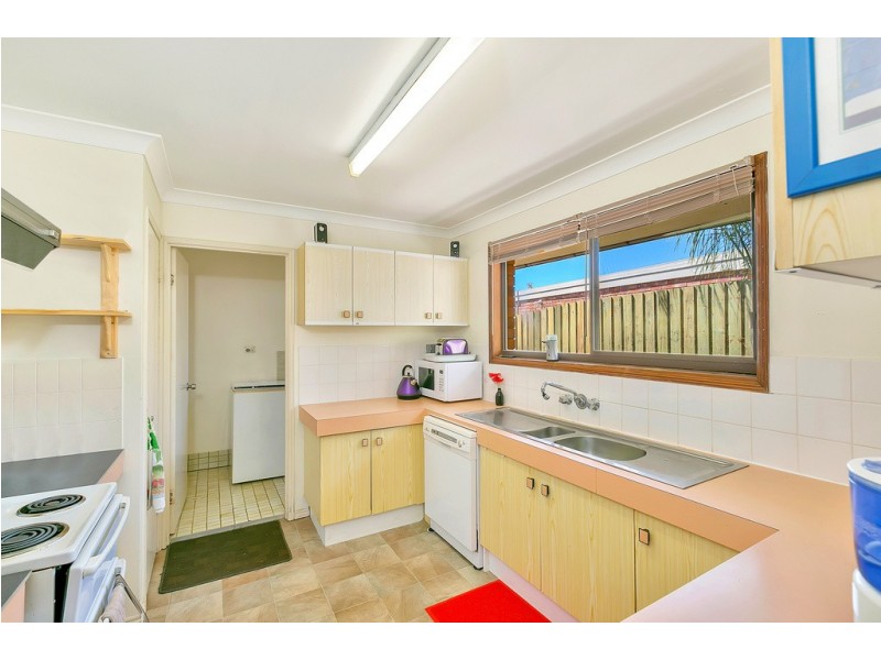 16 Mingaletta Drive, Ashmore QLD 4214