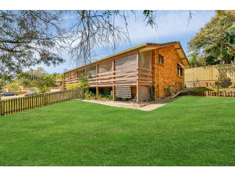 16 Mingaletta Drive, Ashmore QLD 4214