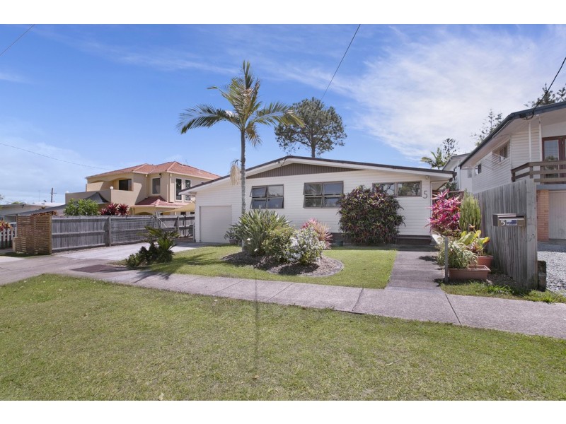 5 Brookside Road, Labrador QLD 4215