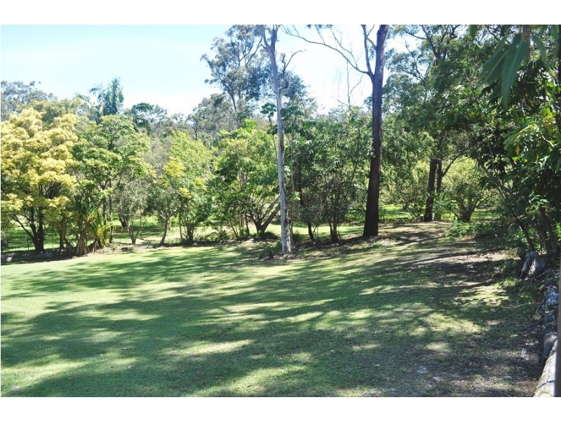 1 Woodlands Way, Parkwood QLD 4214
