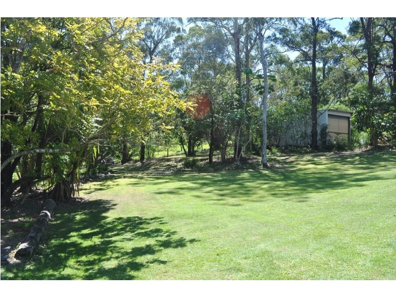 1 Woodlands Way, Parkwood QLD 4214