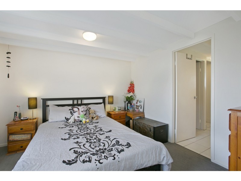 20 Mitchell Avenue, Molendinar QLD 4214