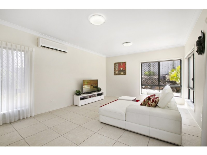 7 Rimu Place, Molendinar QLD 4214