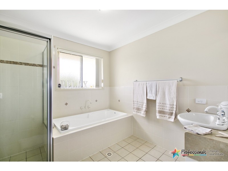 10 Tanzen Drive, Arundel QLD 4214