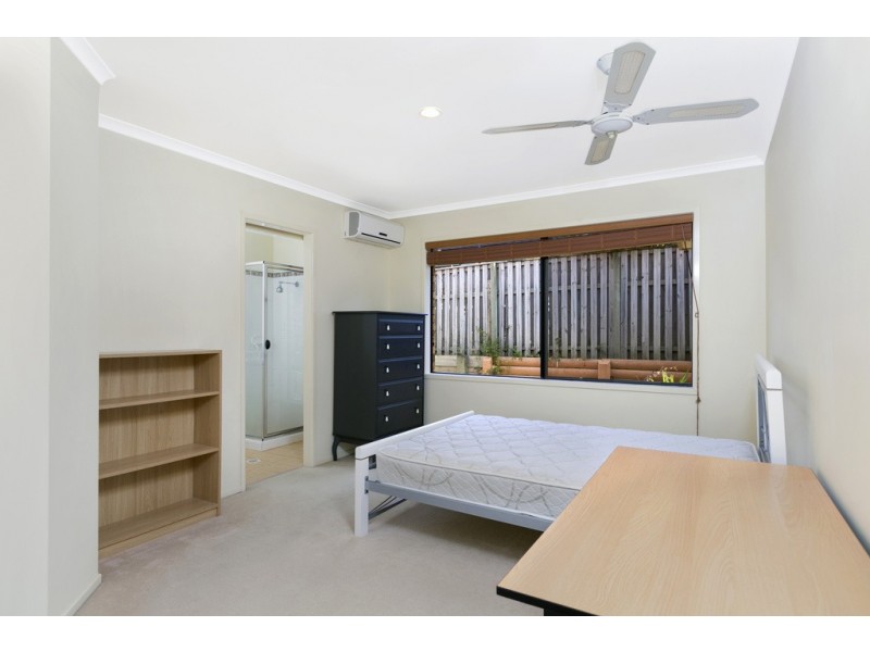 12 Brookland Court, Molendinar QLD 4214