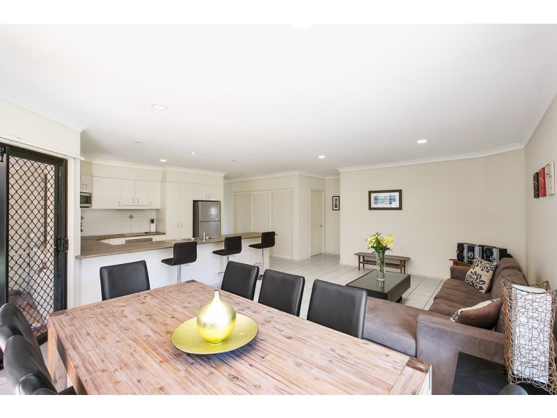 6 Lillywood Circuit, Molendinar QLD 4214