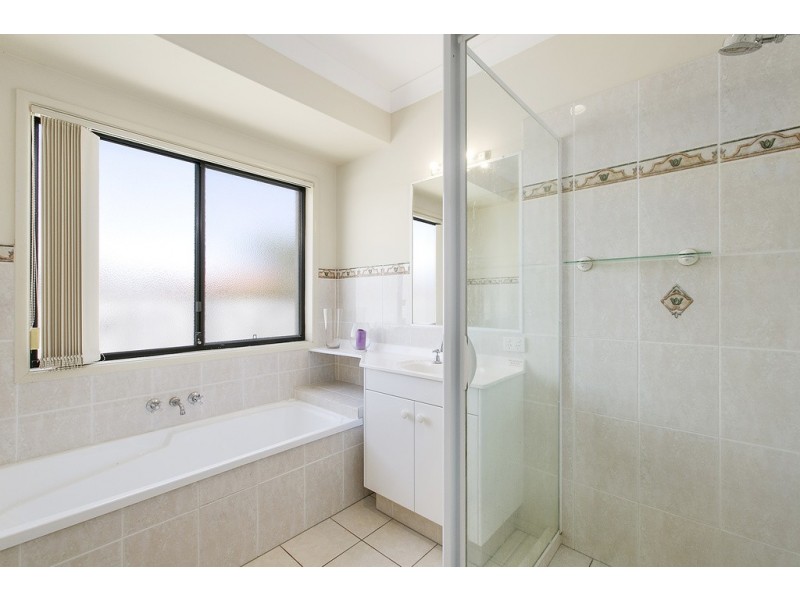 6 Lillywood Circuit, Molendinar QLD 4214
