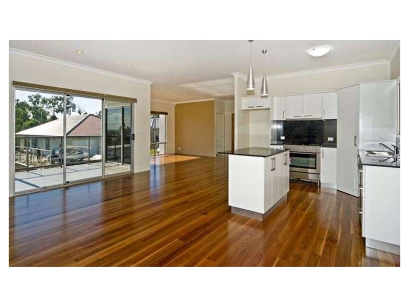 49 Zane Street, Molendinar QLD 4214