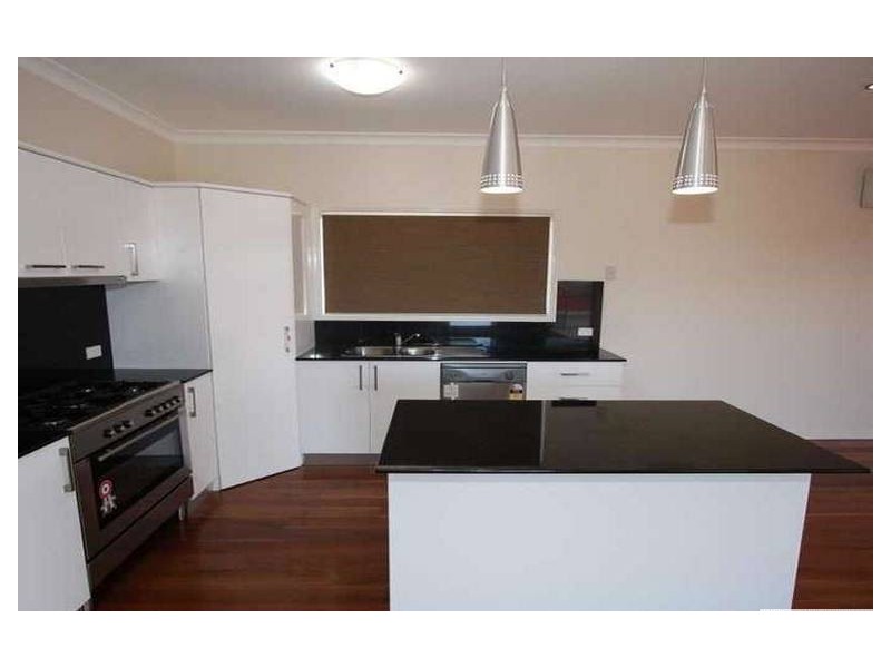 49 Zane Street, Molendinar QLD 4214