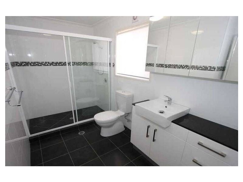 49 Zane Street, Molendinar QLD 4214