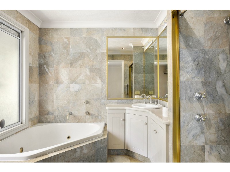 1/143 Cotlew Street, Ashmore QLD 4214