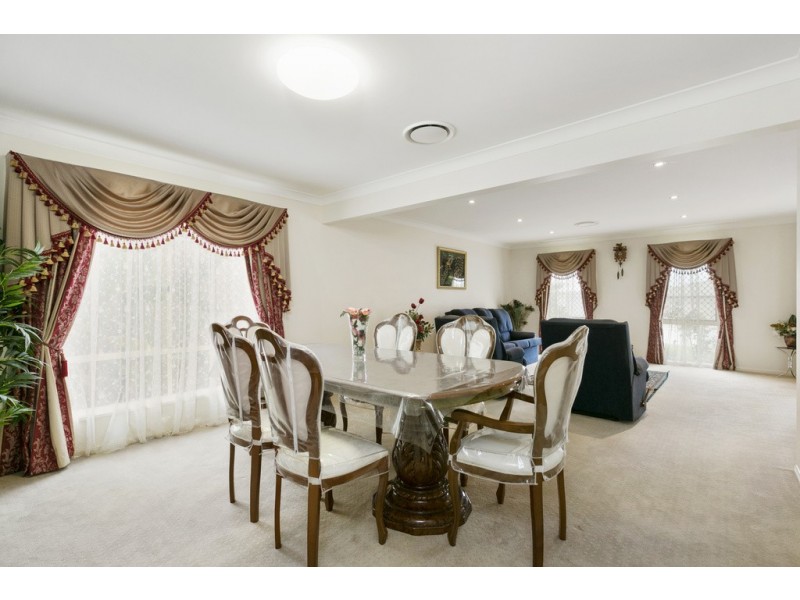 113 Crestwood Drive, Molendinar QLD 4214