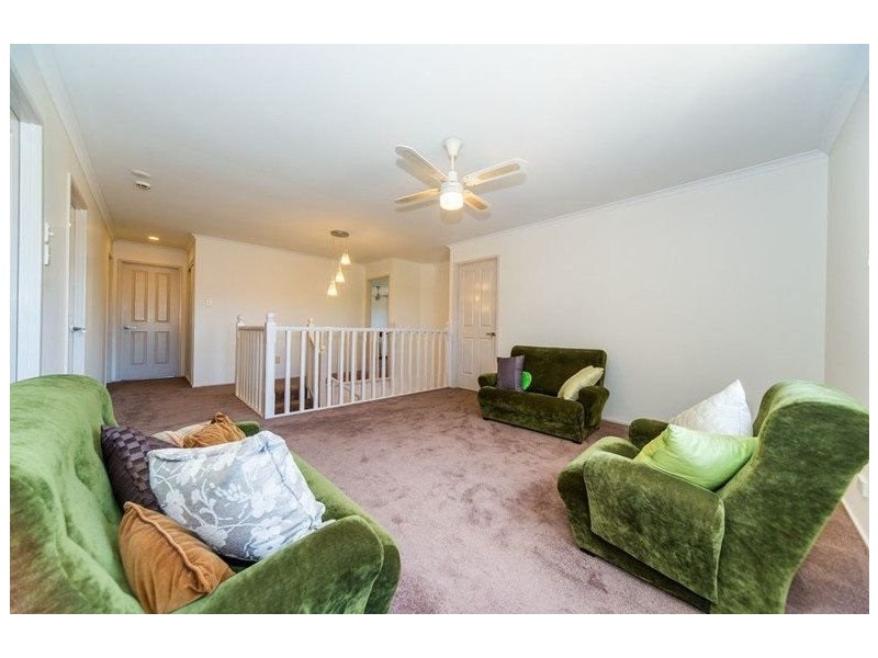 4 West Mountain Court, Parkwood QLD 4214