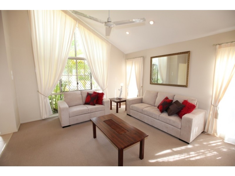 2 Redgum Place, Molendinar QLD 4214