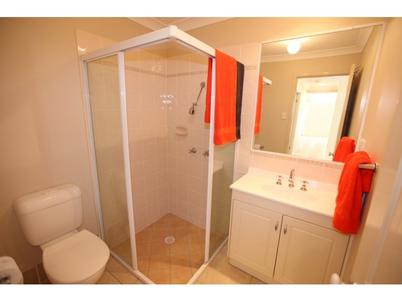 2 Redgum Place, Molendinar QLD 4214