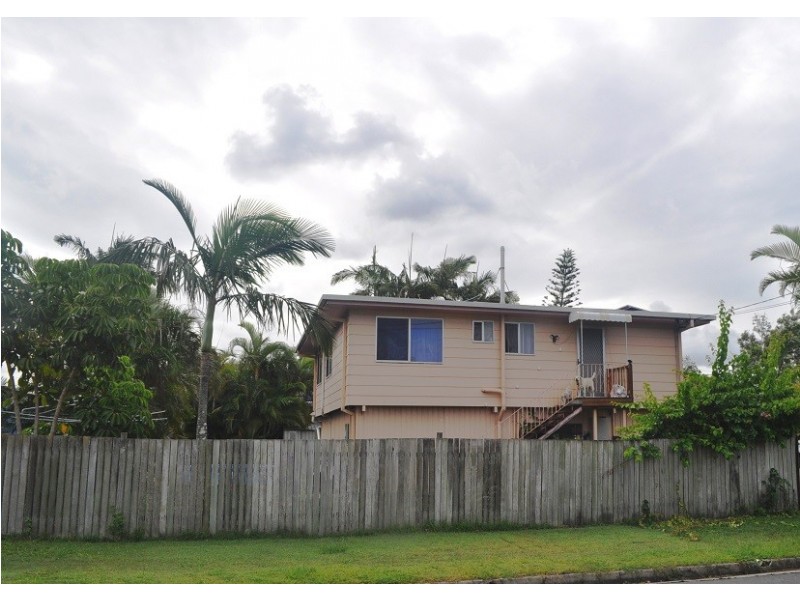 2 Hocking Street, Arundel QLD 4214