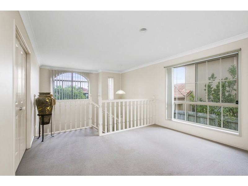 16 Oakridge Place, Molendinar QLD 4214