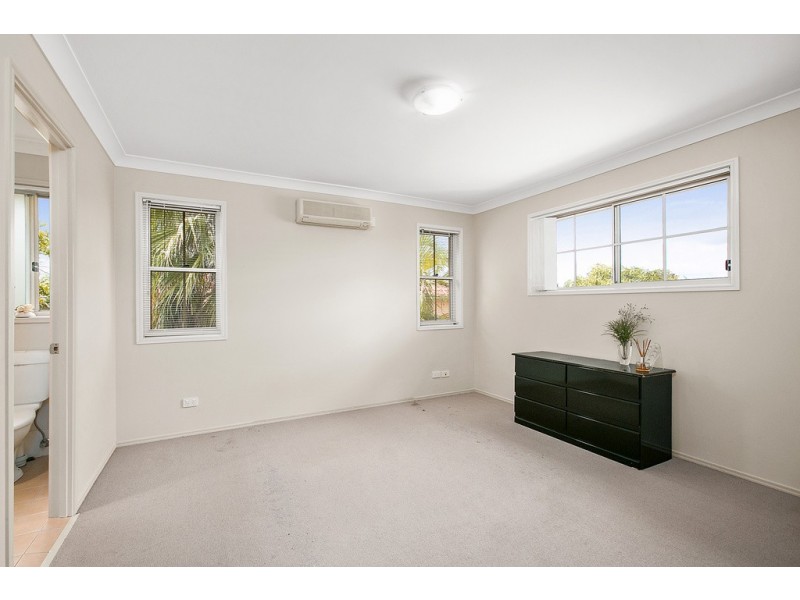 16 Oakridge Place, Molendinar QLD 4214